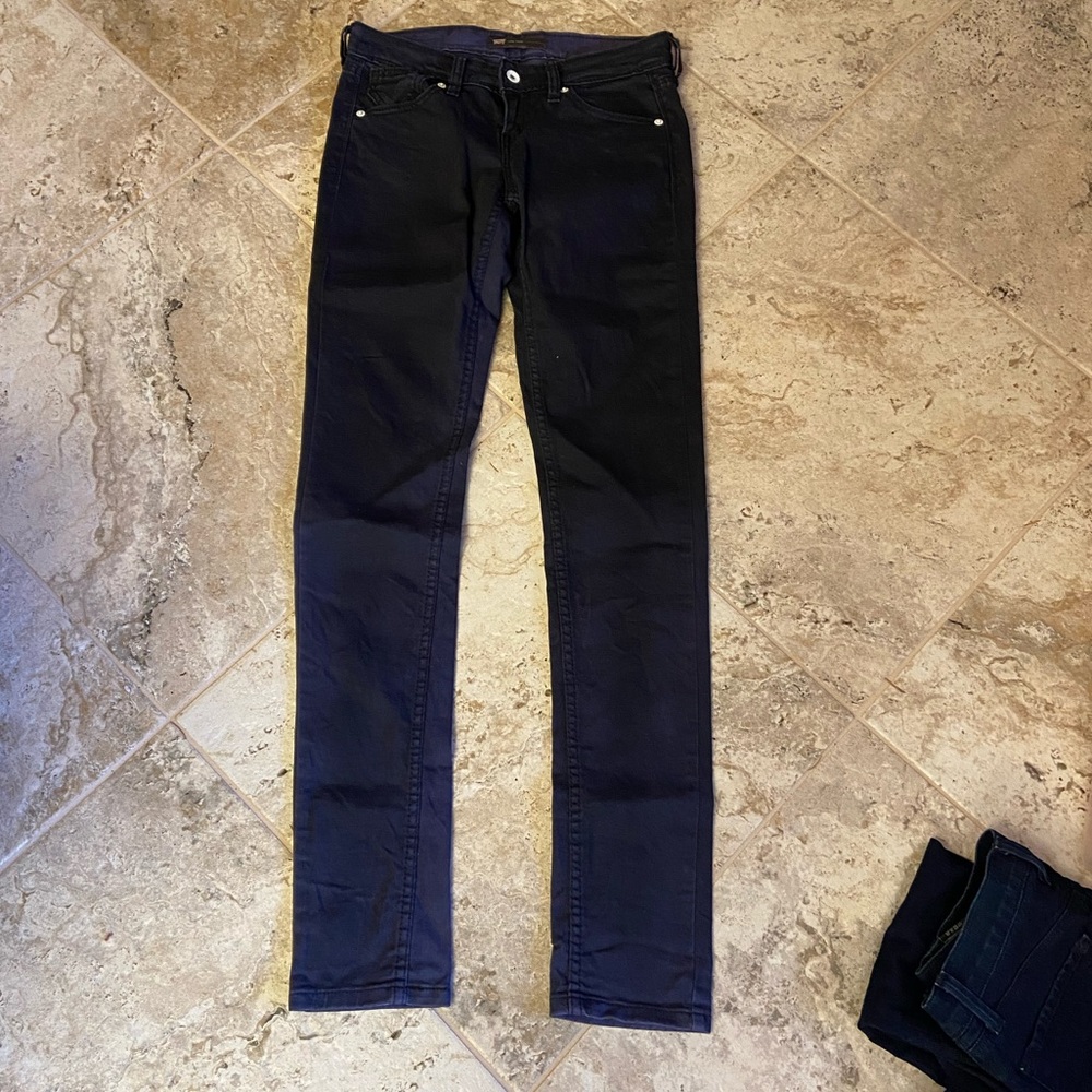 Levi’s, 26, low twist style
